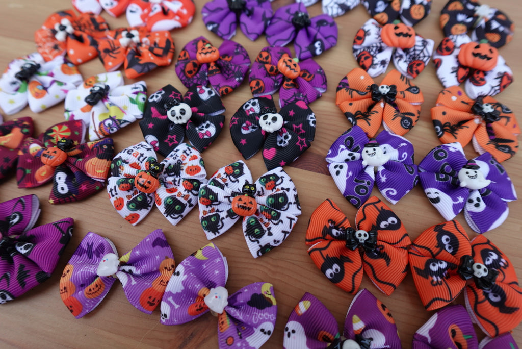 The Spooky Chic Bow Box - 36 Small Bows