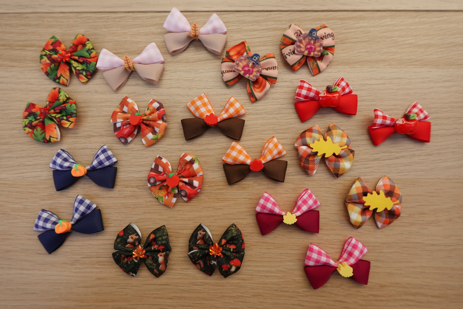 Golden Leaves 20-Piece Small Bow Set