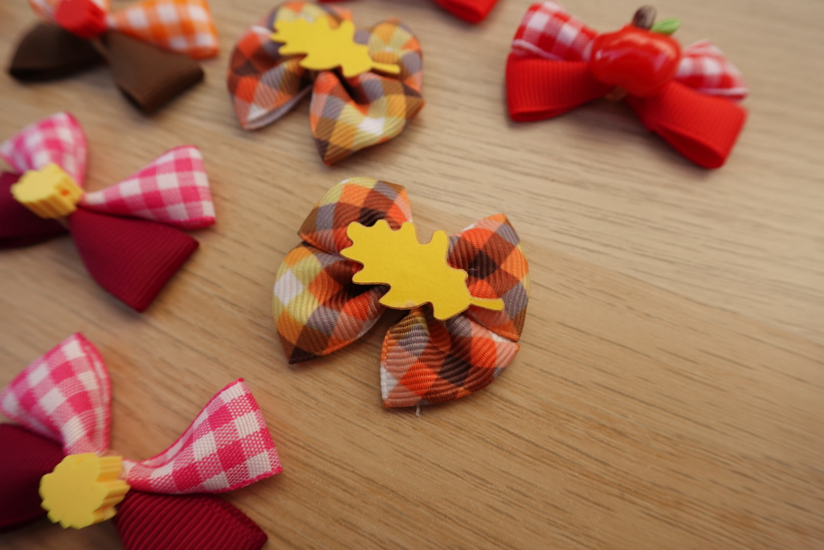 Golden Leaves 20-Piece Small Bow Set