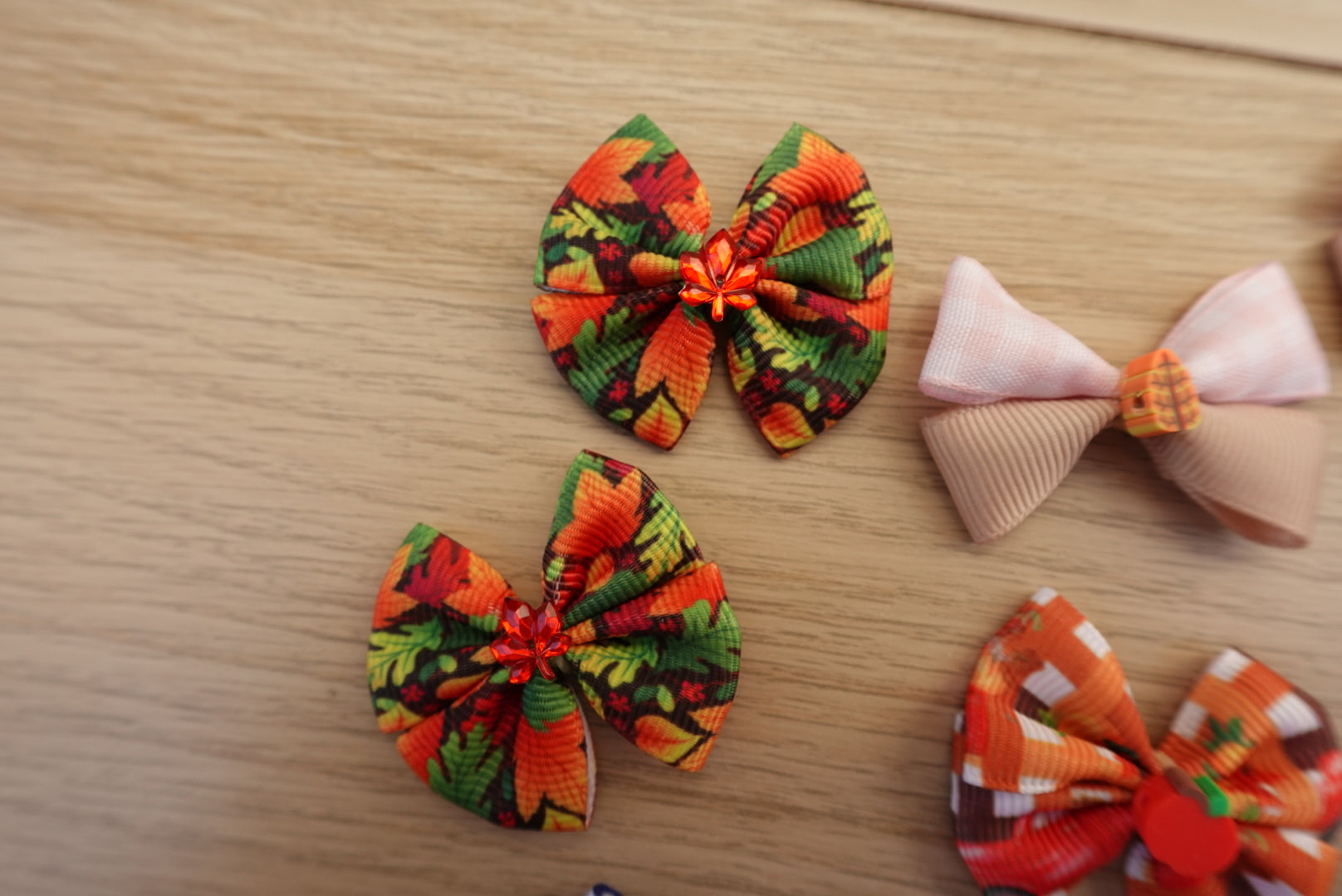 Golden Leaves 20-Piece Small Bow Set