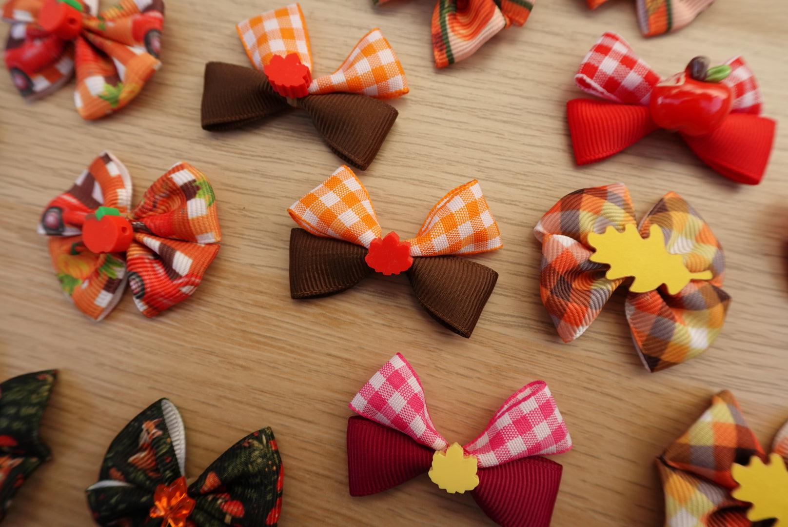 Golden Leaves 20-Piece Small Bow Set