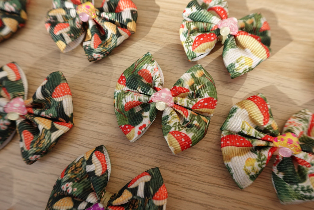 Mystic Mushrooms 16-Piece Small Bow Set