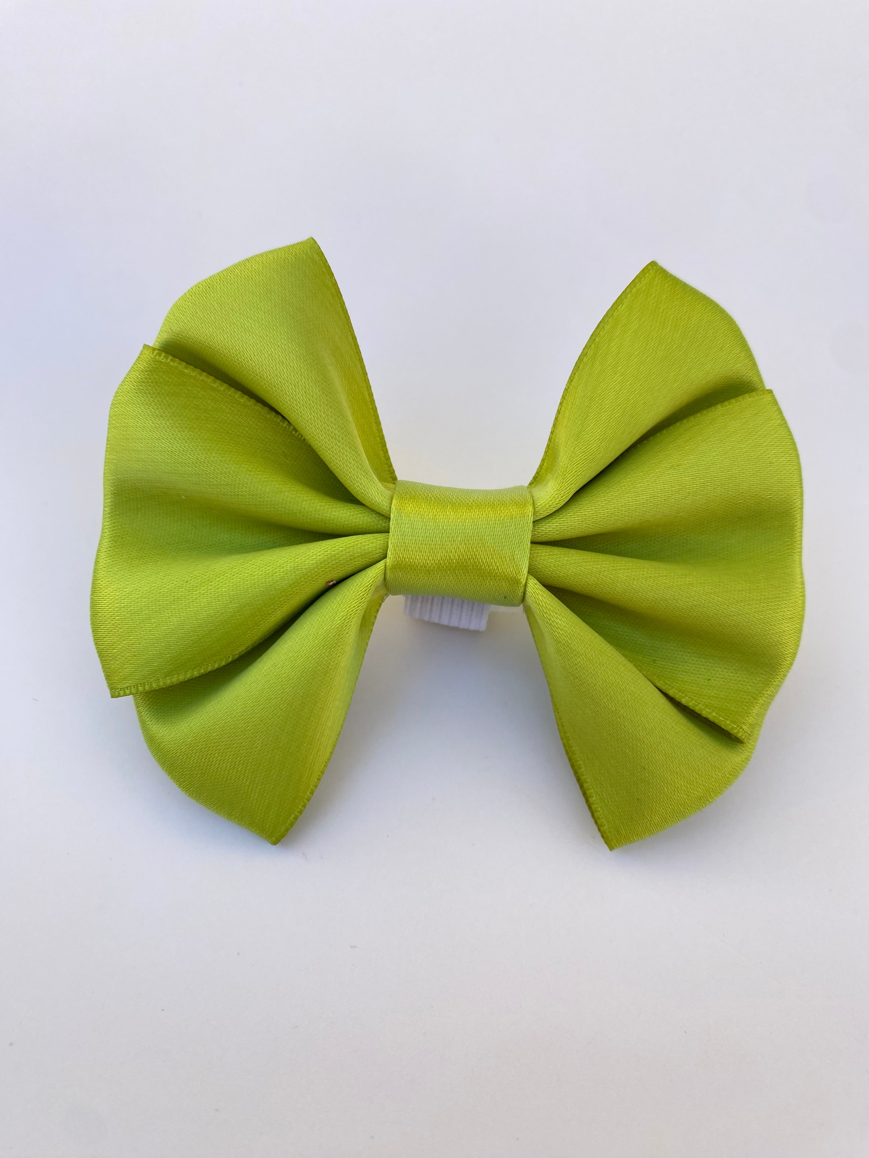 Olive Charm Bow Collar Attachment