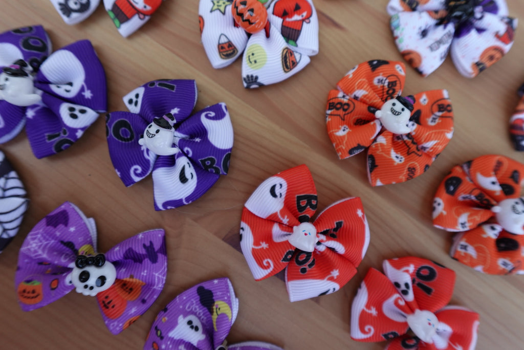 Tiny Terrors –  16 Small Halloween Bows