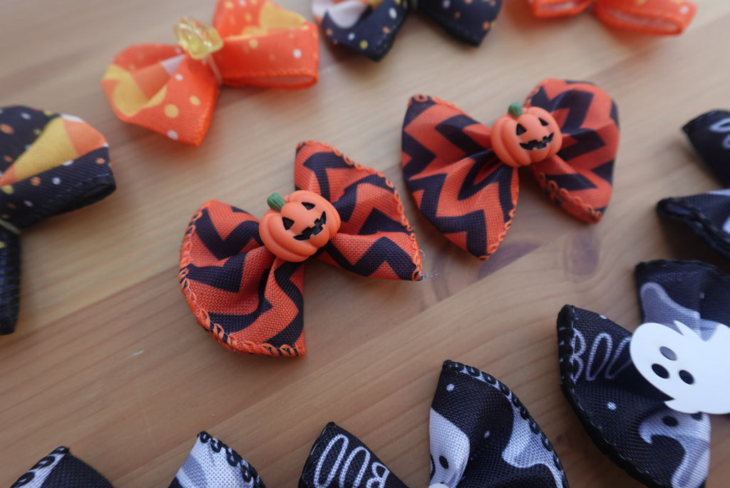 👻 Frightfully Fabulous – 10 Large Halloween Bows