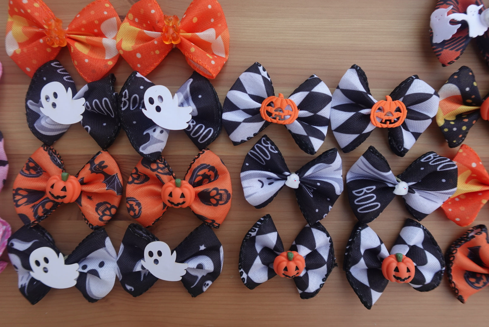 🎃 Creepin’ in Style – 36 Large Halloween Bows