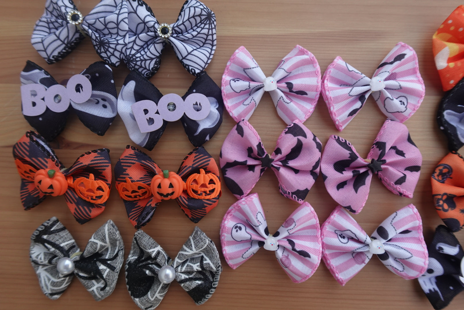🎃 Creepin’ in Style – 36 Large Halloween Bows