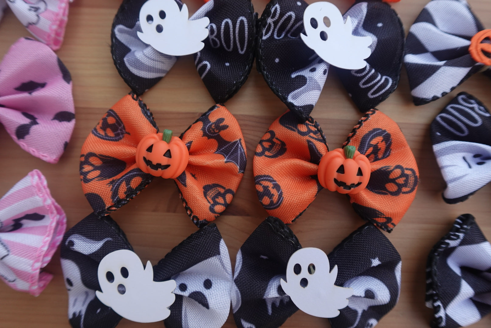 🎃 Creepin’ in Style – 36 Large Halloween Bows