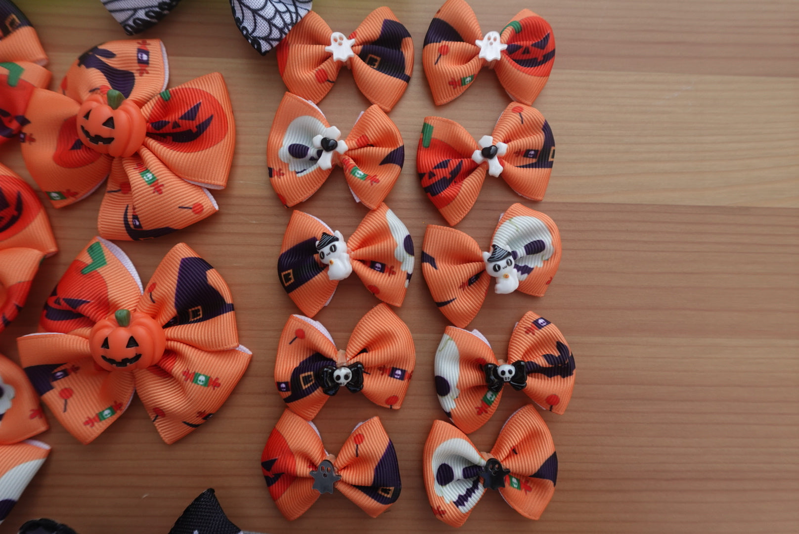 ✨ Boo-tique Bundle – 35 Small, Large Bows & Adjustable Halloween Bowties